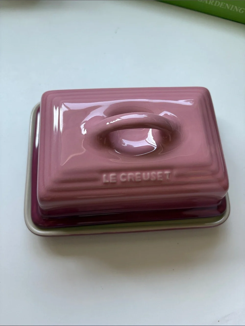 Le Creuset Stoneware Heritage European Covered Butter Dish (Rose Quartz)